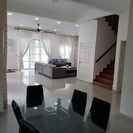 Sitiawan Homestay Entire Semi D Home Exterior photo