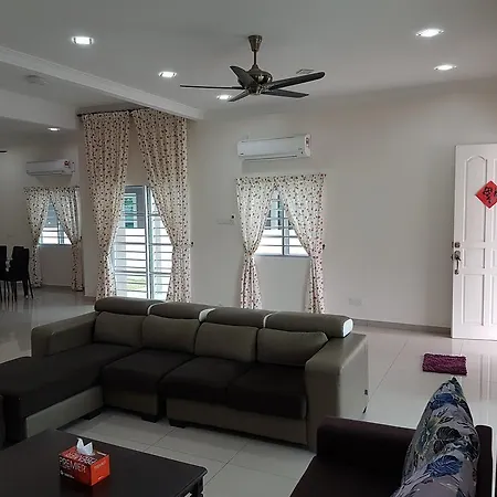 Sitiawan Homestay Entire Semi D Home Exterior photo