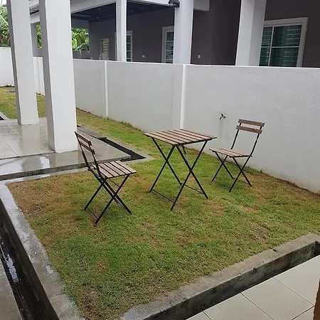 Sitiawan Homestay Entire Semi D Home Exterior photo