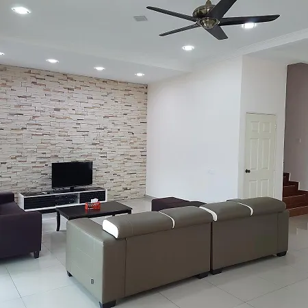 Sitiawan Homestay Entire Semi D Home Exterior photo