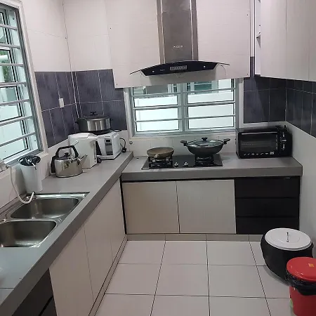 Sitiawan Homestay Entire Semi D Home Exterior photo