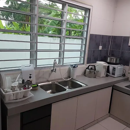 Sitiawan Homestay Entire Semi D Home Exterior photo