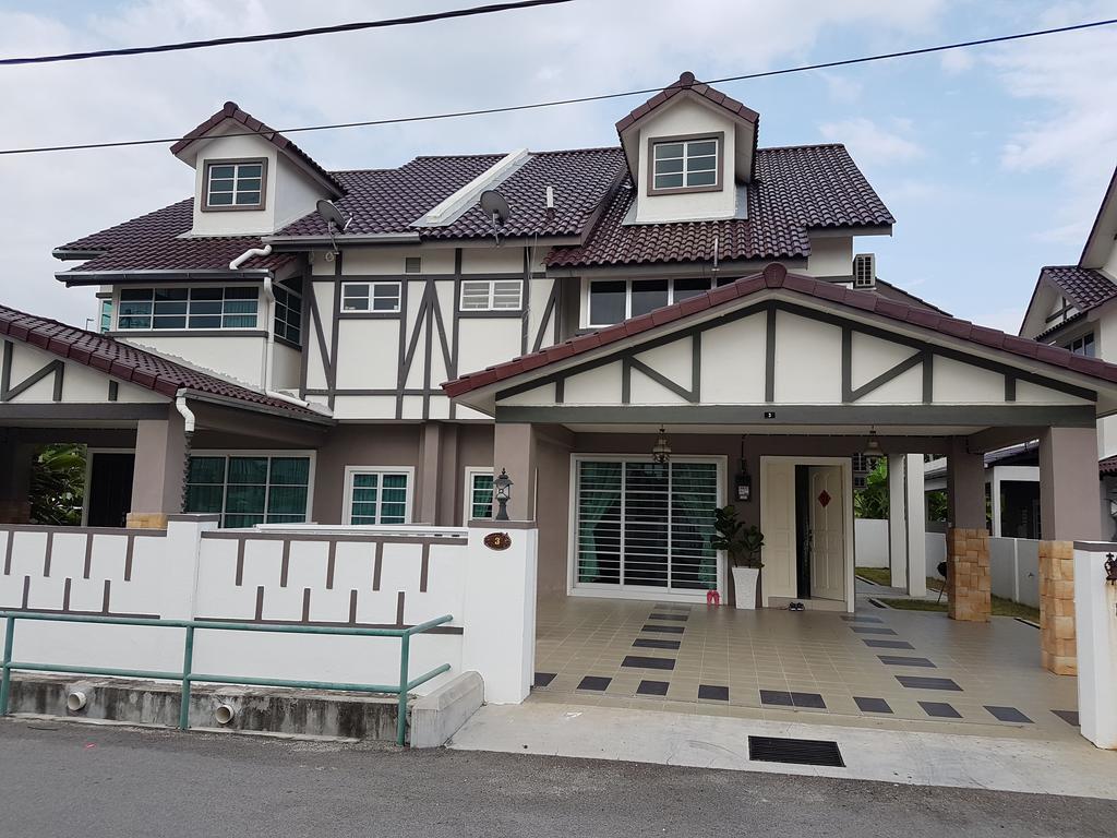 Homestay Entire Semi D