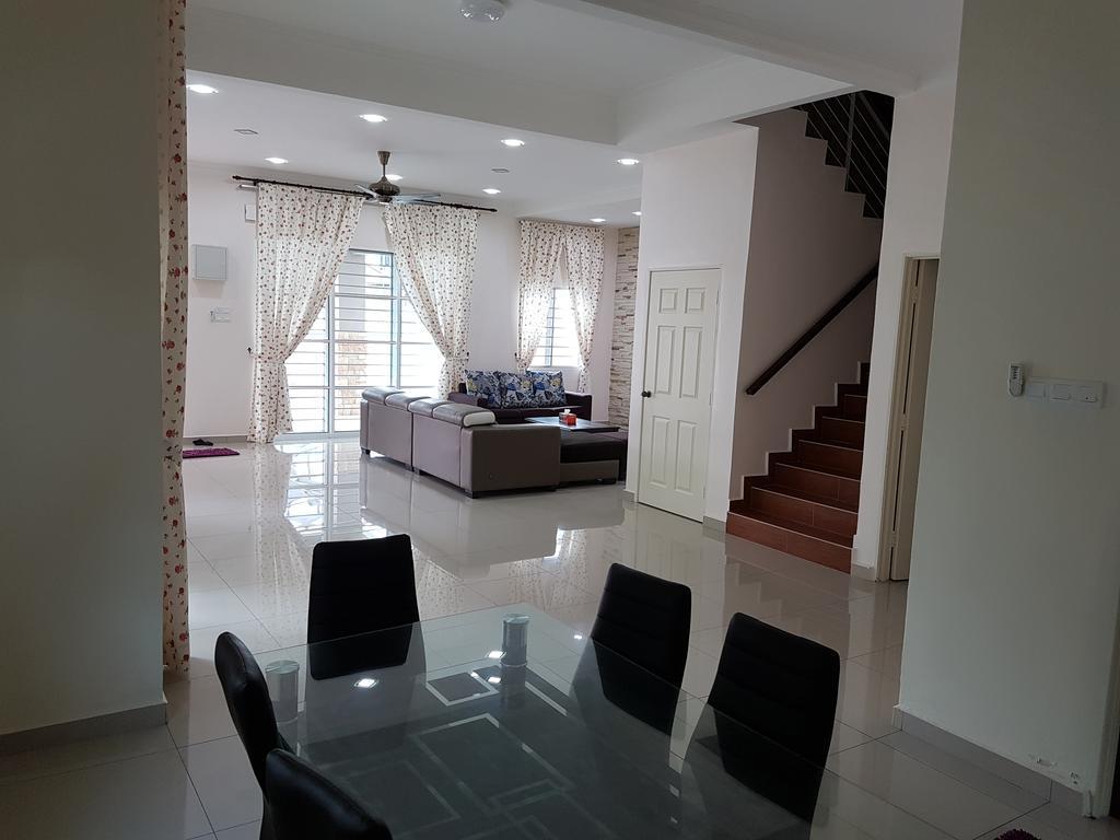 Homestay Entire Semi D