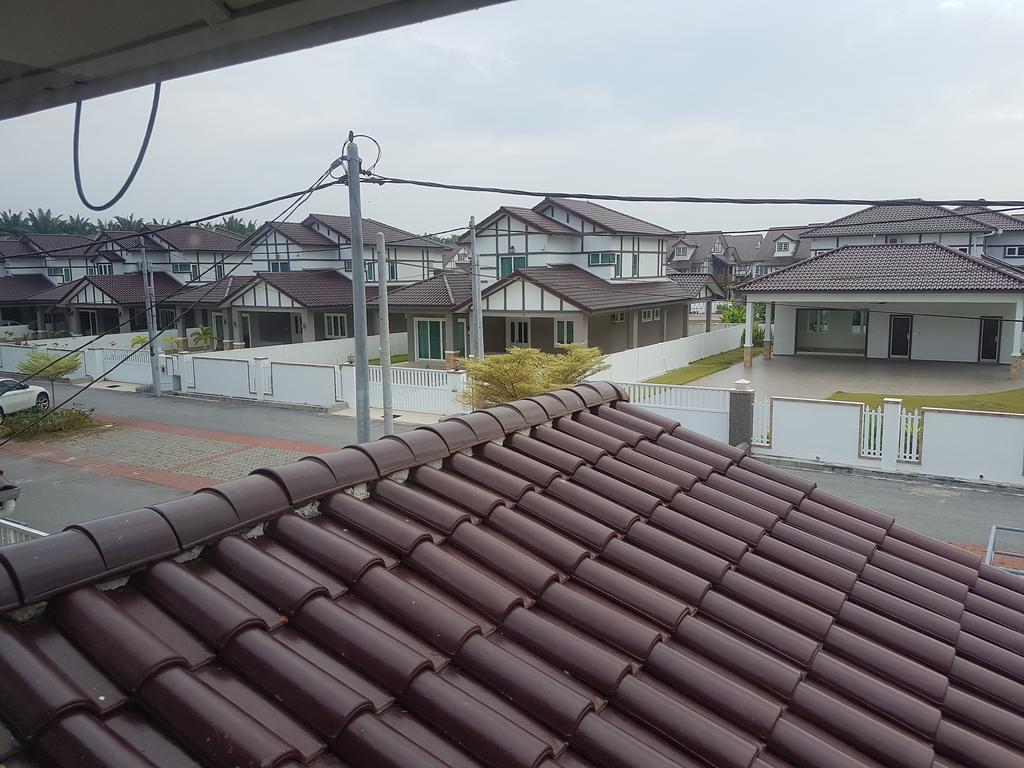 Entire Semi D * Sitiawan